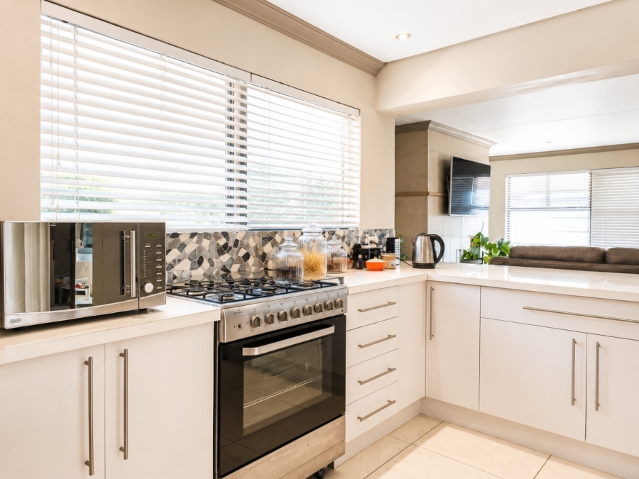 3 Bedroom Property for Sale in Reebok Western Cape